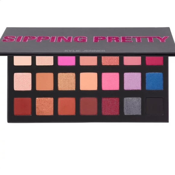 KYLIE BIRTHDAY SIPPING PRETTY PALETTE. - Picture 2 of 10